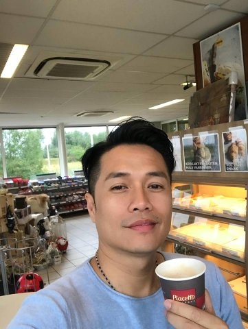 短歌的第一张照片--深圳闪婚服务中心