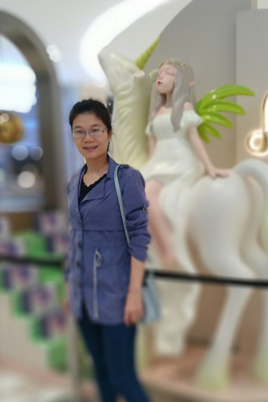 霞的第一张照片--深圳闪婚服务中心