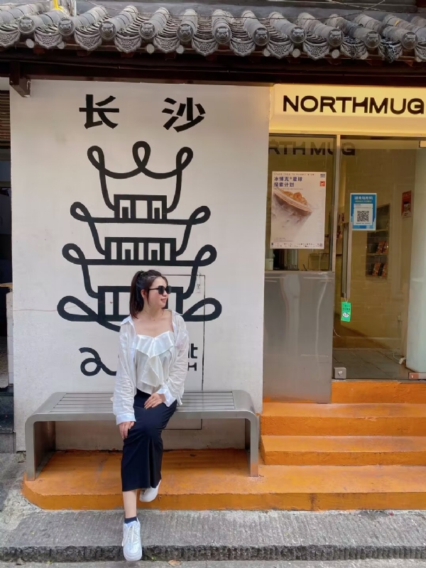 Lin的第二张照片--深圳闪婚服务中心