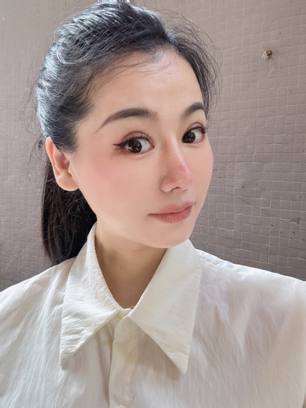 金莉的第二张照片--深圳闪婚服务中心