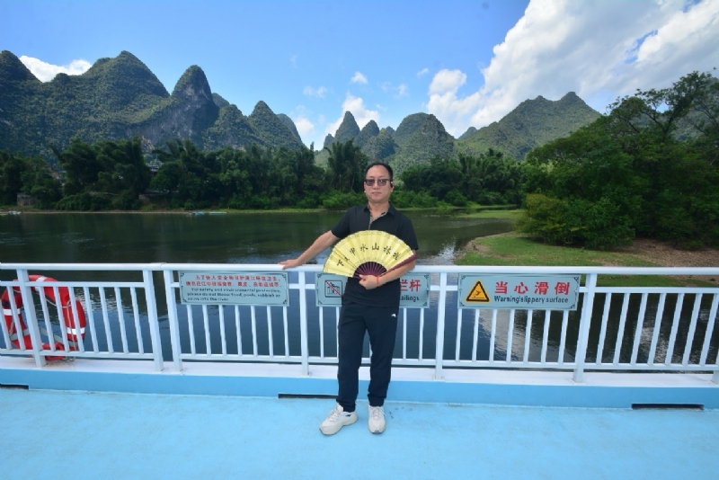 沙漠海的第四张照片--深圳闪婚服务中心