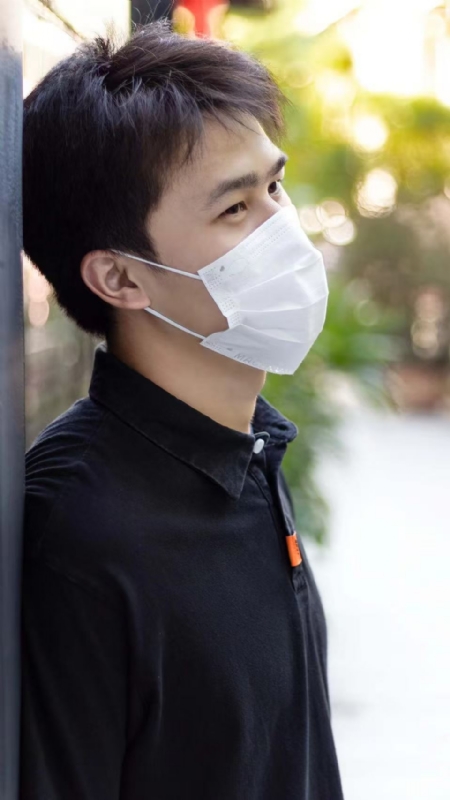 康庆浩的第一张照片--深圳闪婚服务中心